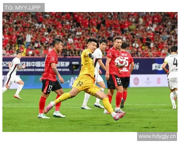 上海海港队提前集结备战训练中中秋节期间不放松全力以赴迎接挑战